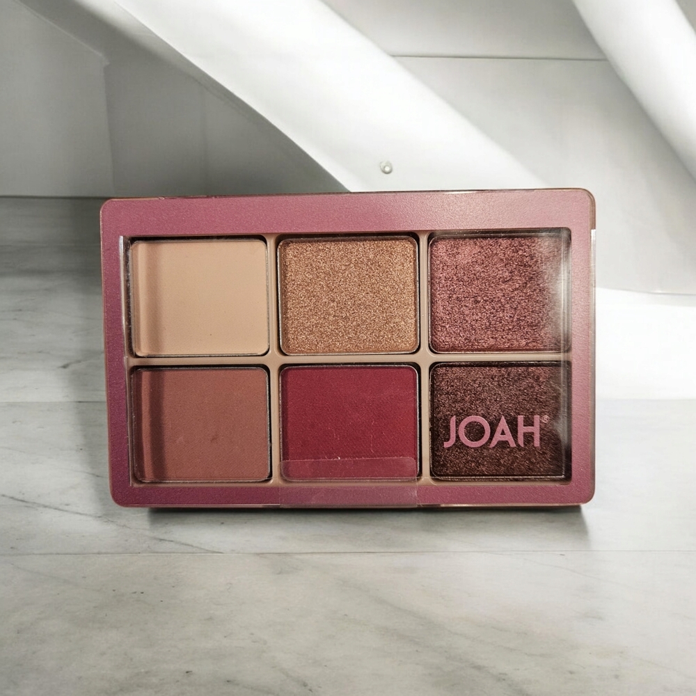 Multi Colored Joah Eyeshadow